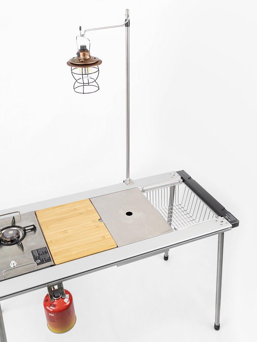 IGT Single Lantern Pole