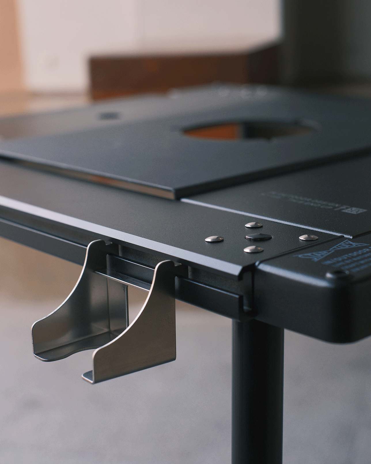 IGT Canister Tank Clip