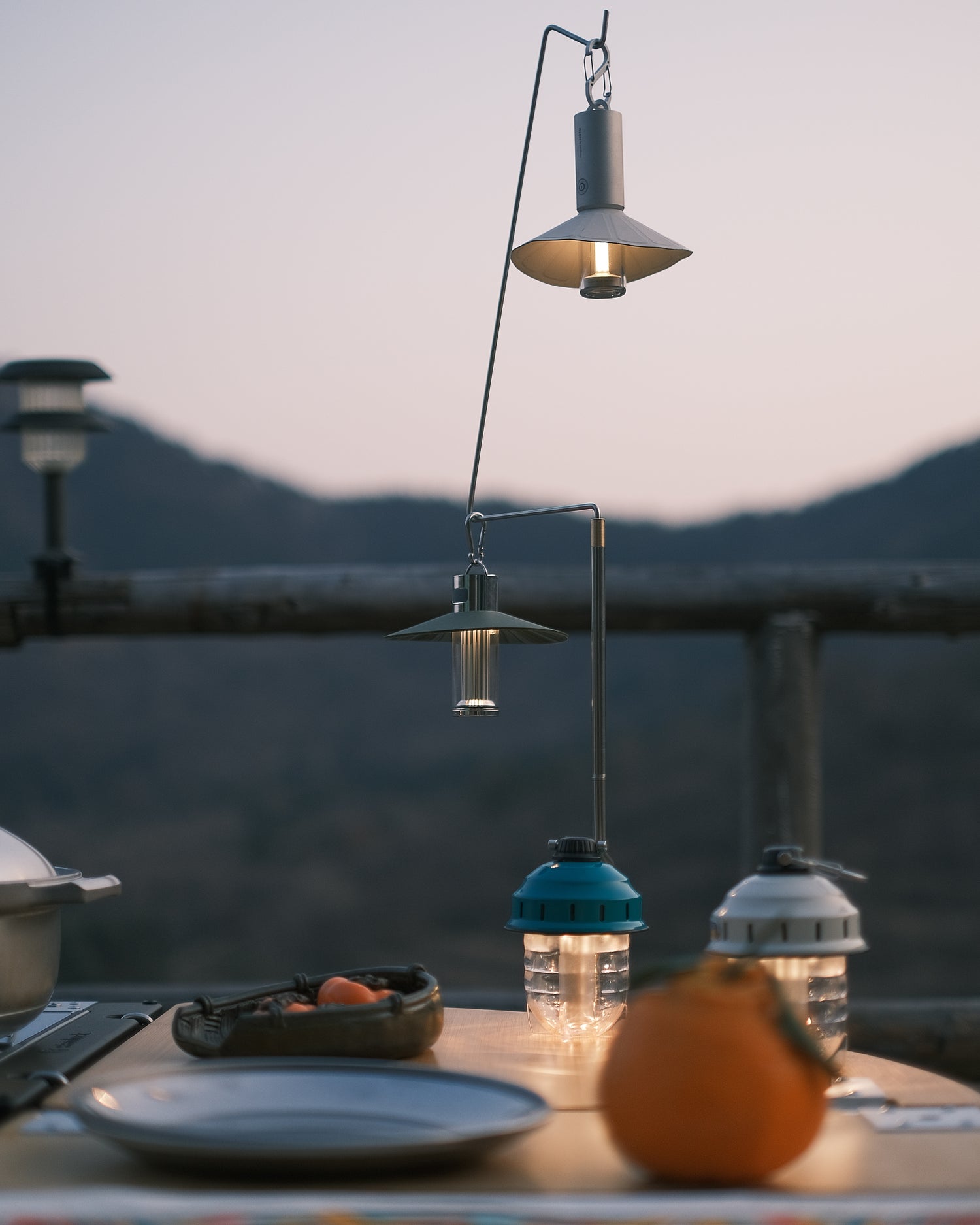 IGT Tabletop Lantern Hanger