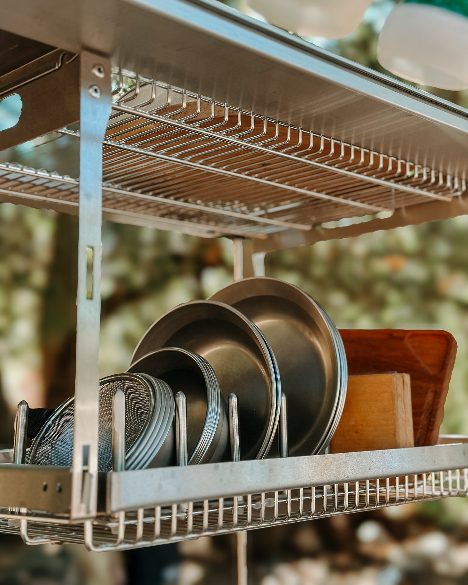 IGT SINGLE LAYER HANGING SHELF