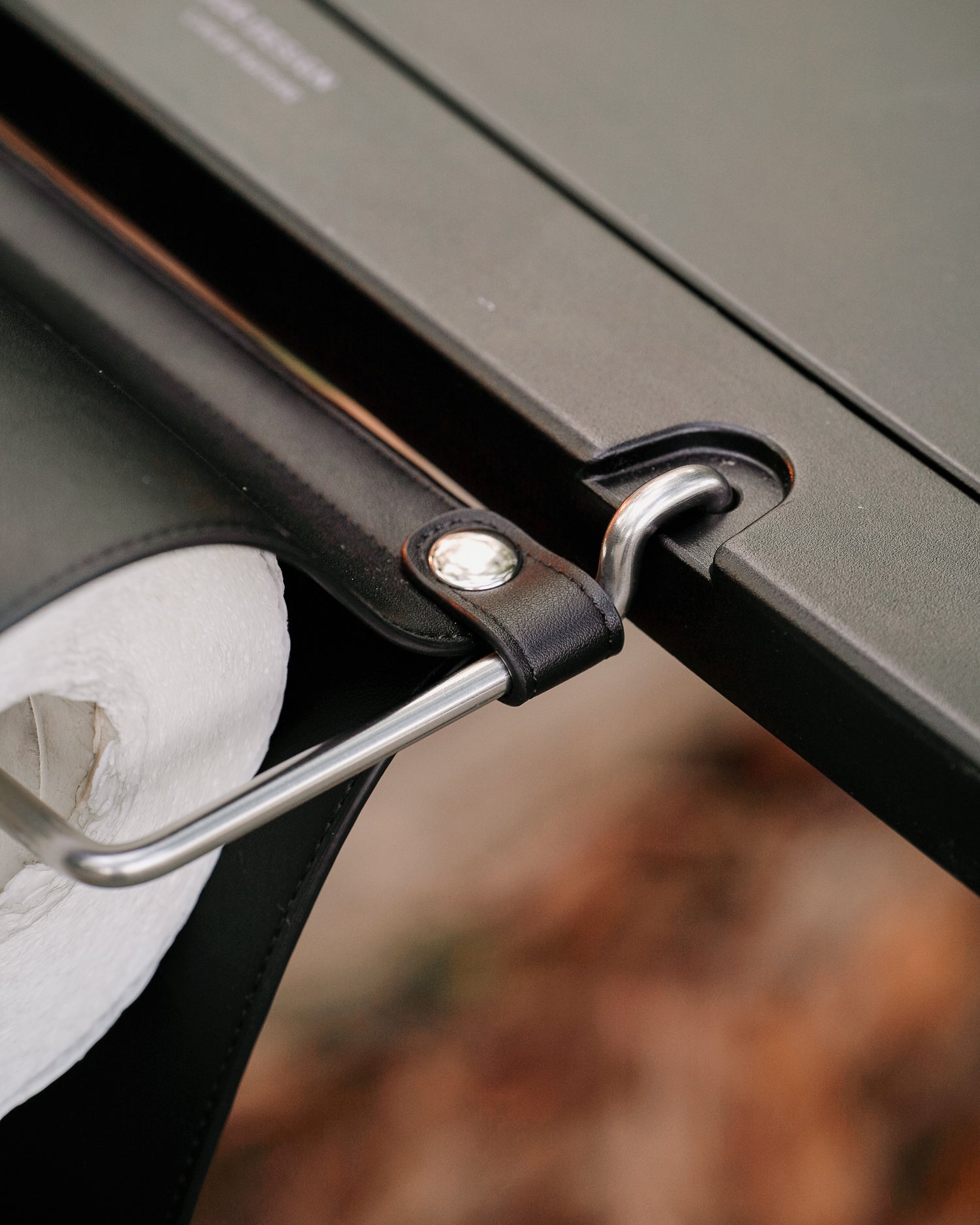 IGT Paper Towel Holder