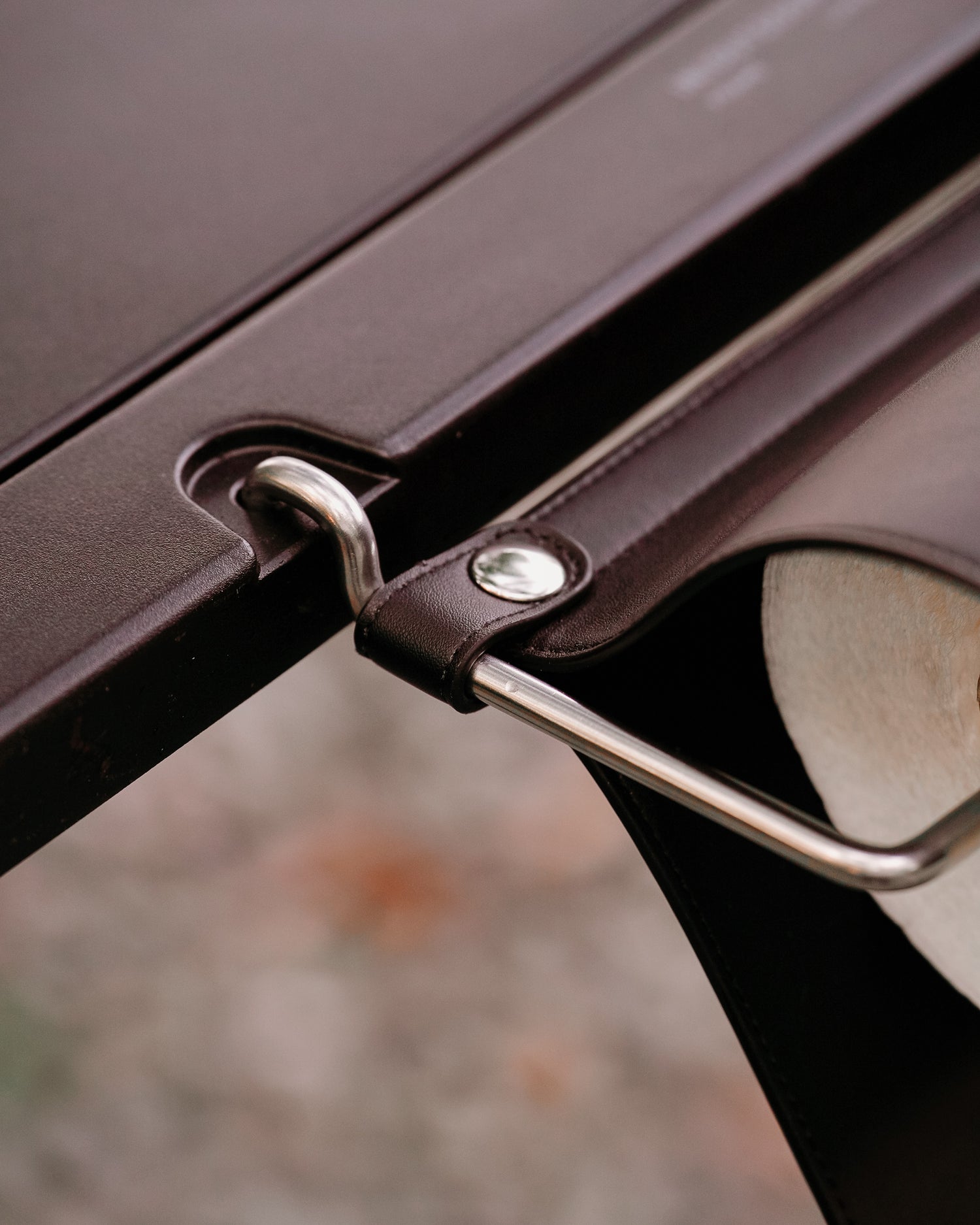 IGT Paper Towel Holder